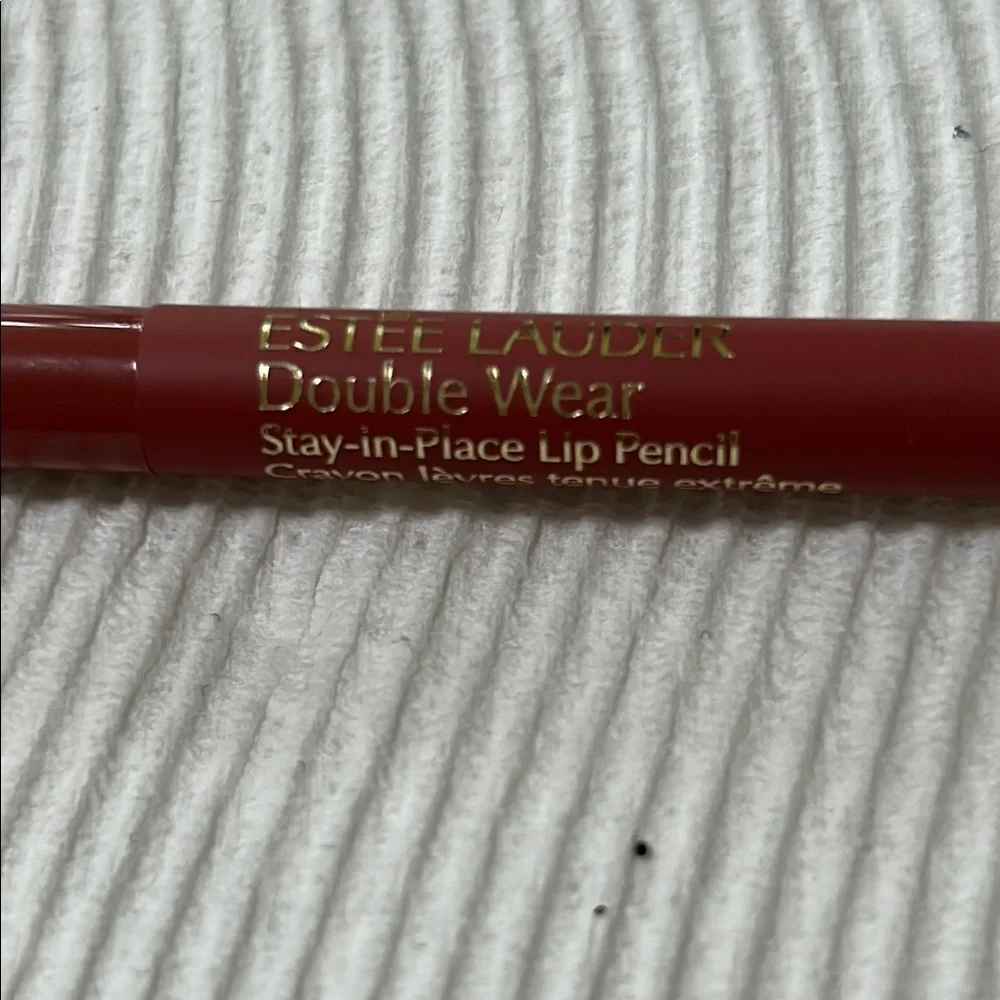 Estee Lauder Sumptuous Extreme Mascara and Double Wear Stay in place lip pencil